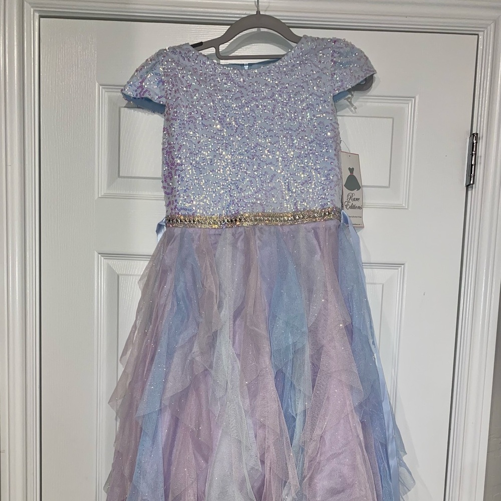 Beautiful girls hi/low style dress.